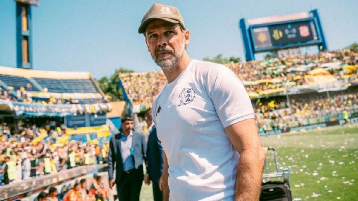Andrés Yllana dejó de ser el entrenador de Aldosivi