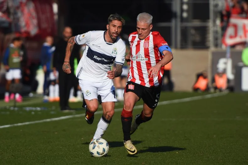 Hinhcas de Estudiantes y Gimnasia defendieron su cl&aacute;sico