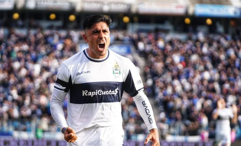 Cristian Tarragona evalu&oacute; tener un segundo ciclo con la camiseta de Gimnasia