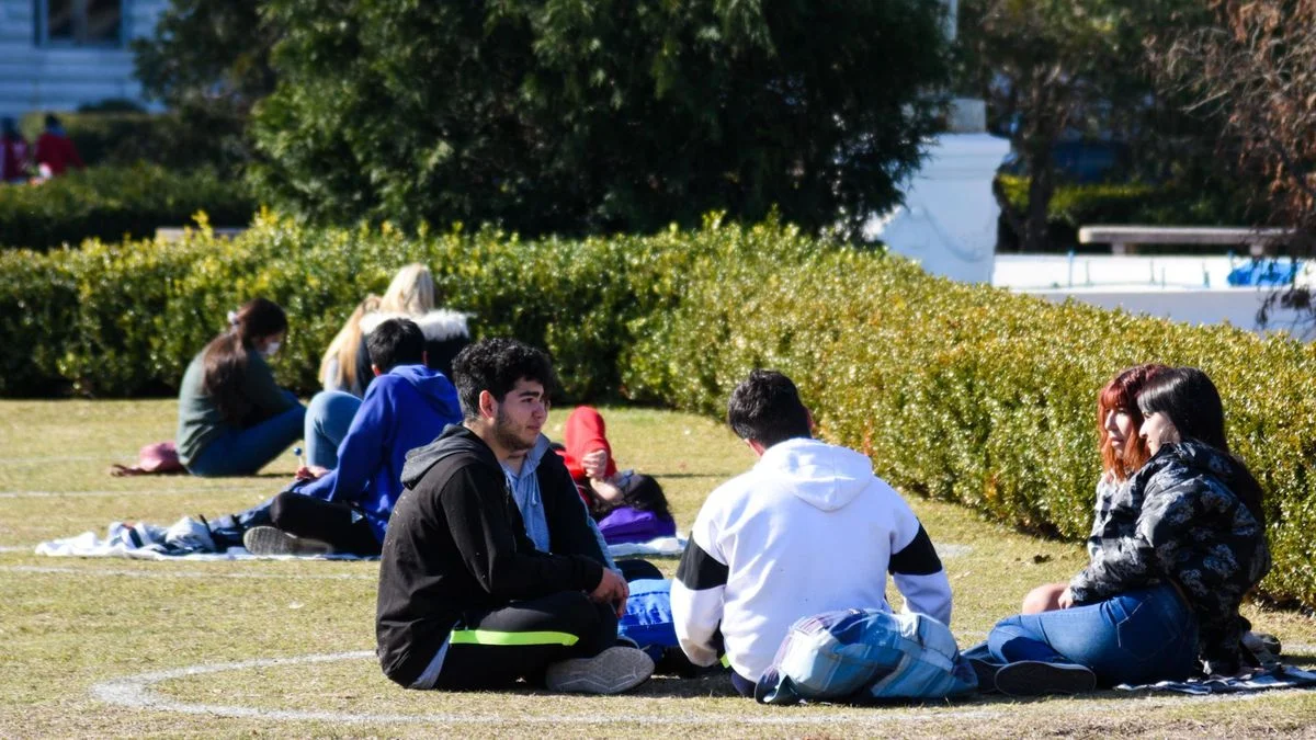 El finde largo arranca con clima soleado en La Plata