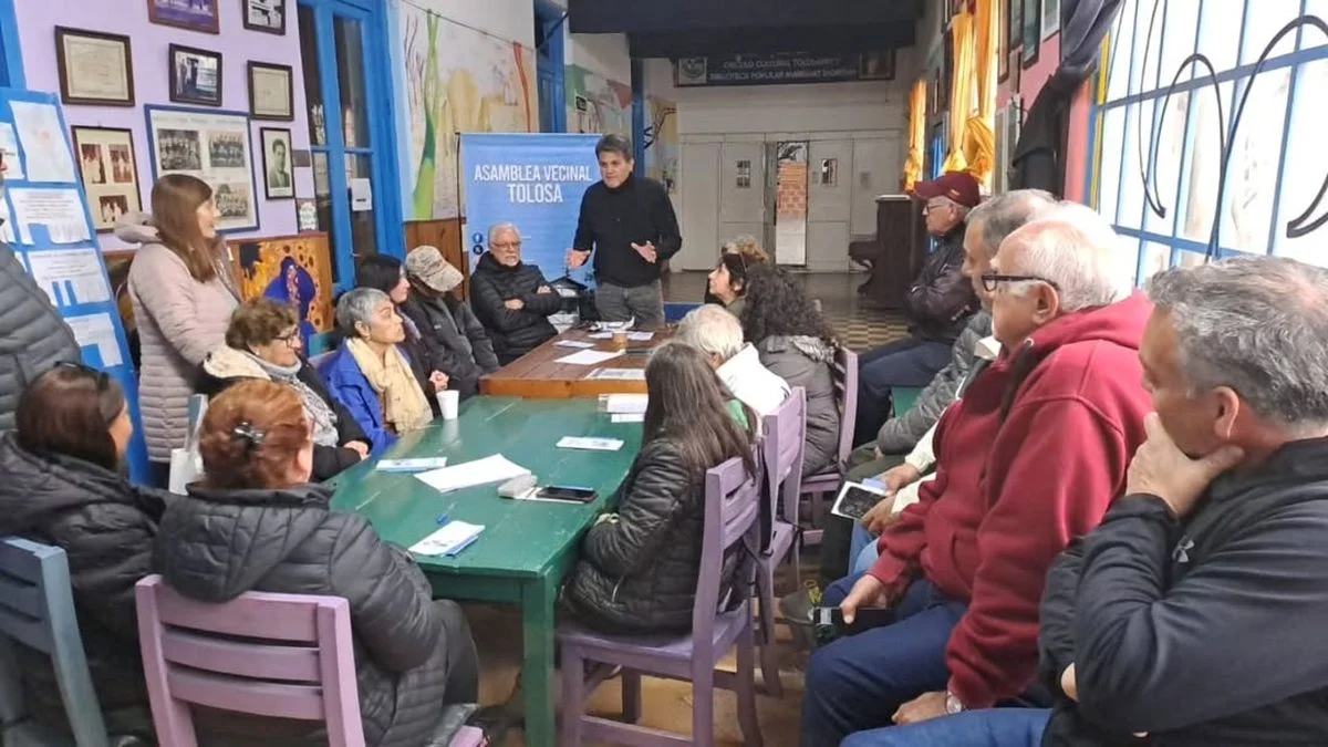 Reunión vecinal, juntada de firmas y nuevo comisario en Tolosa