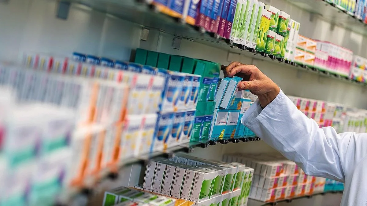 El Colegio de Farmacéuticos de la Provincia advierte sobre la venta libre de medicamentos que propone Milei