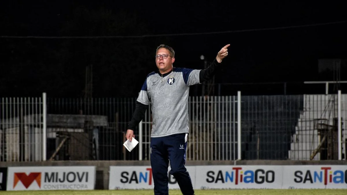 El DT de Sarmiento de La Banda apuntó contra Estudiantes y Verón