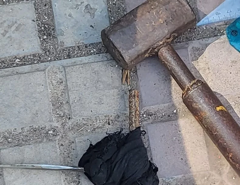 Armas tumberas y una masa, lo que portaban los menores entre sus ropas