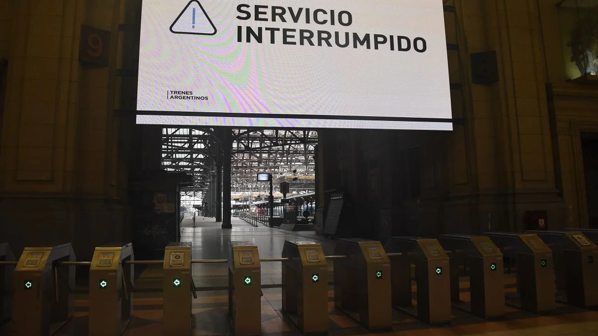 Las postales del paro general que se siente en el transporte público