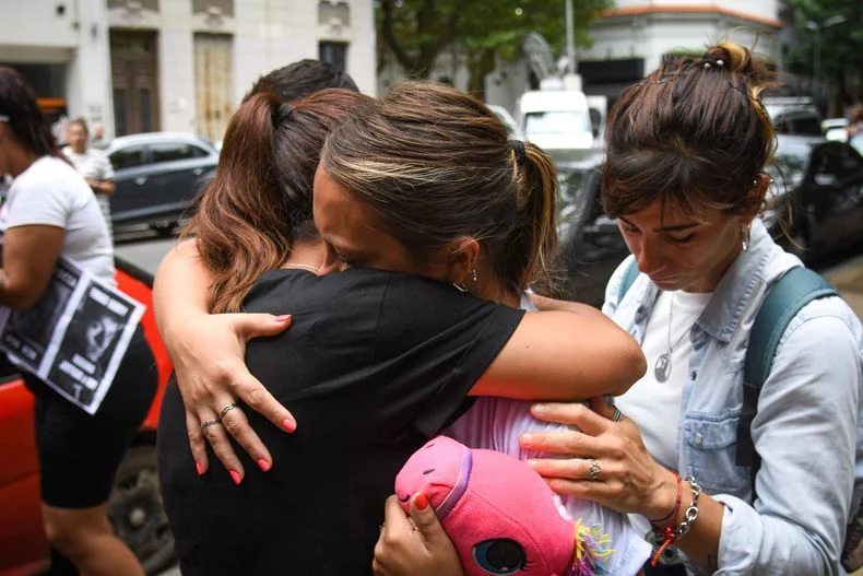 Gente de todas las edades acompañará a la familia de Kim Gómez en los Tribunales de La Plata