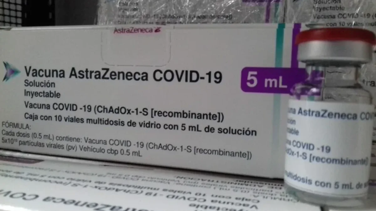 Demandan a AstraZeneca por presunta relación entre la vacuna y la muerte de un futbolista