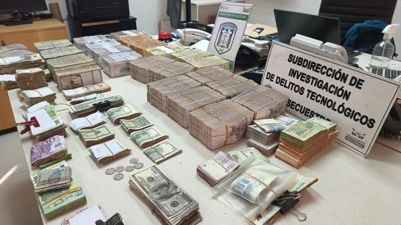 Esto encontraron en los allanamientos tras la detención de la contadora platense