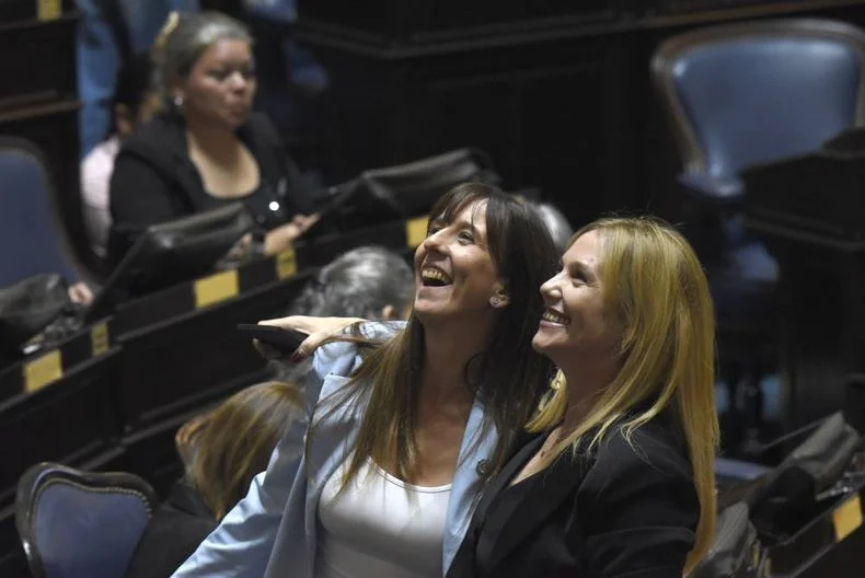 Lucía Íañez