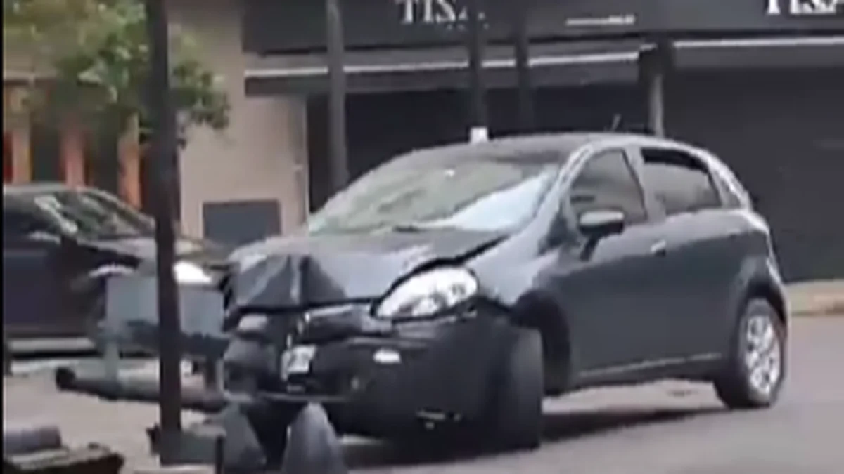 Un hombre chocó con su auto en el centro platense
