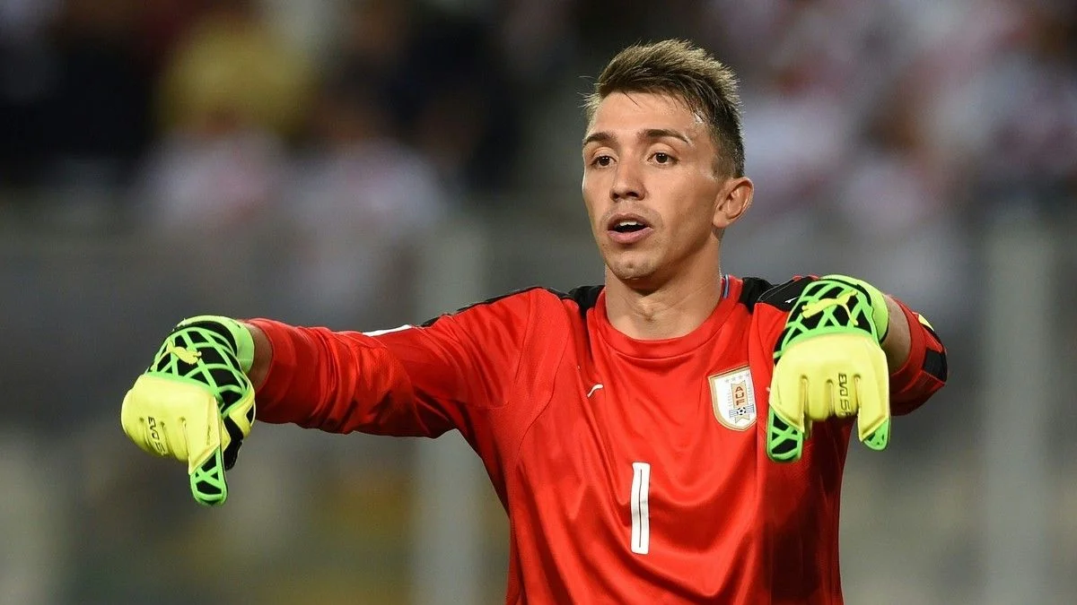 Se acerca el final: Fernando Muslera será refuerzo de Estudiantes