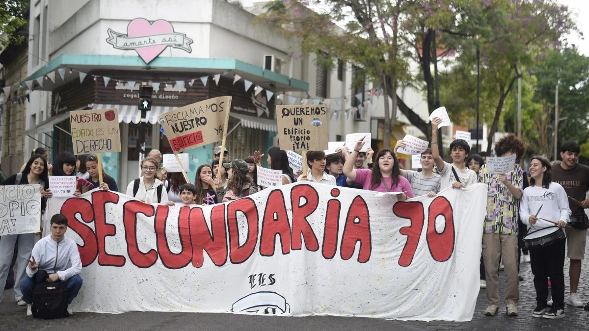 "Provincia abandonó nuestra escuela": fuerte reclamo por la Secundaria 70