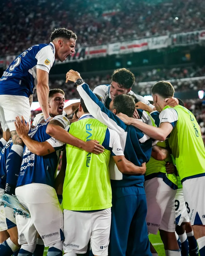 Gimnasia venci&oacute; a River en N&uacute;&ntilde;ez y respira