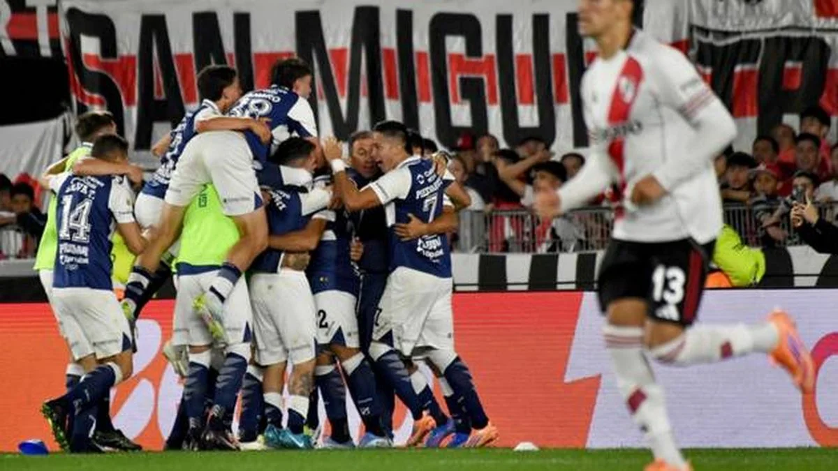 Gimnasia sorprendió a River en el Monumental y logró un triunfo histórico