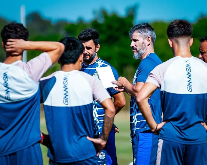 Ariel Pereyra al mando de Gimnasia, en Estancia Chica. El Pata dirigirá por Copa Argentina