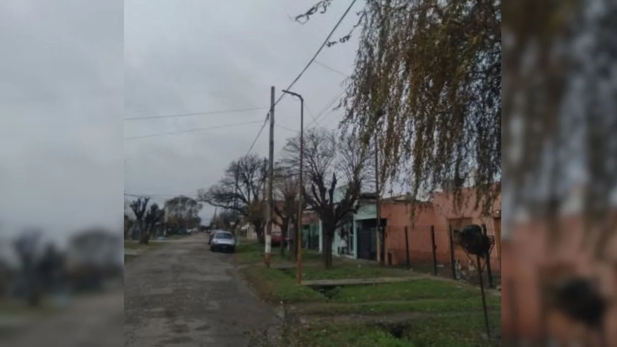Vecinos de Altos de San Lorenzo, sin luz y con calles intransitables