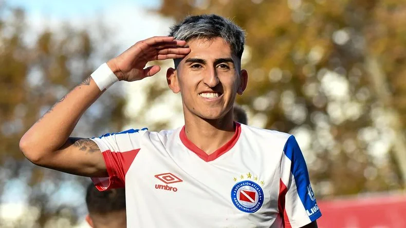Alan Lescano renov&oacute; con Argentinos Juniors e ir&aacute; por la Copa Argentina