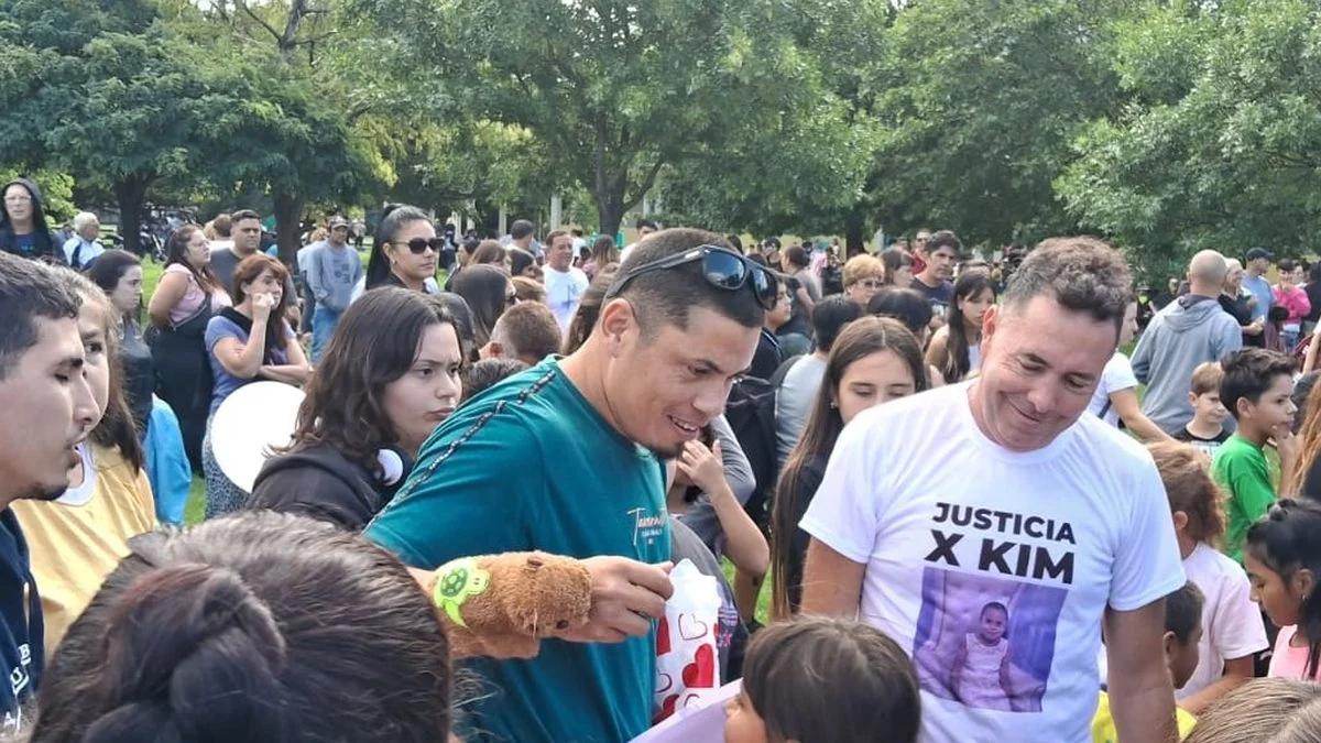 La Plata: emotivo homenaje a Kim Gómez en los muñecos de fin de año