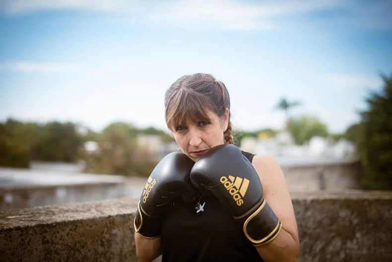 Marysa Roa, instructora de boxeo platense da entre 3 a 4 clases por día