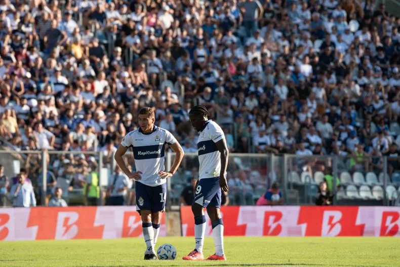 Jan Hurtado tendr&aacute; su primera titularidad desde su regreso a Gimnasia