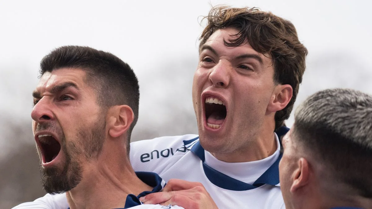 Los jugadores de Gimnasia aliviados tras el triunfo en el Bosque