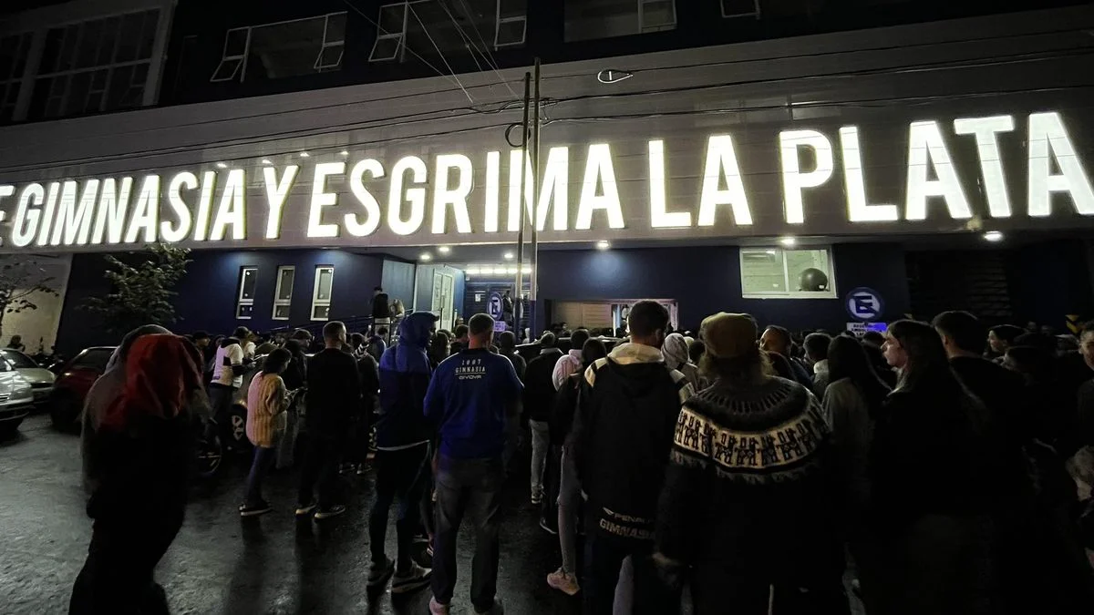 Malestar en Gimnasia: cientos de hinchas no pudieron ingresar a la final