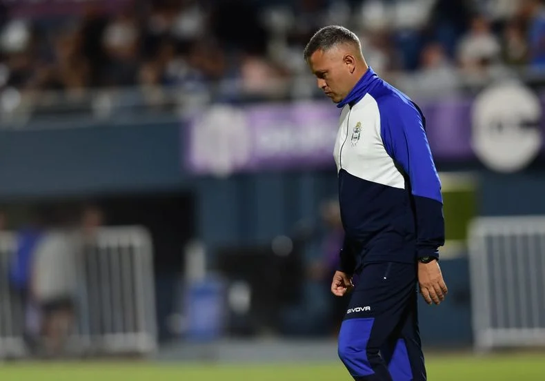 Diego Flores enfrenta su primera racha negativa como entrenador de Gimnasia