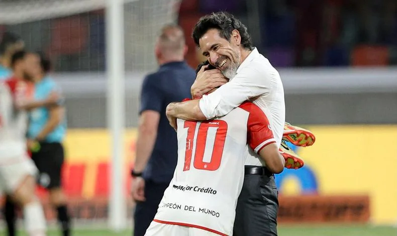 Eduardo Dom&iacute;nguez preservar&aacute; a Tiago Palacios esta tarde ante Platense