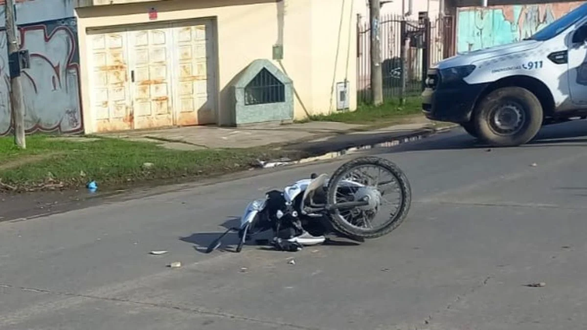 Otro accidente: chocaron una camioneta y una moto en Berisso