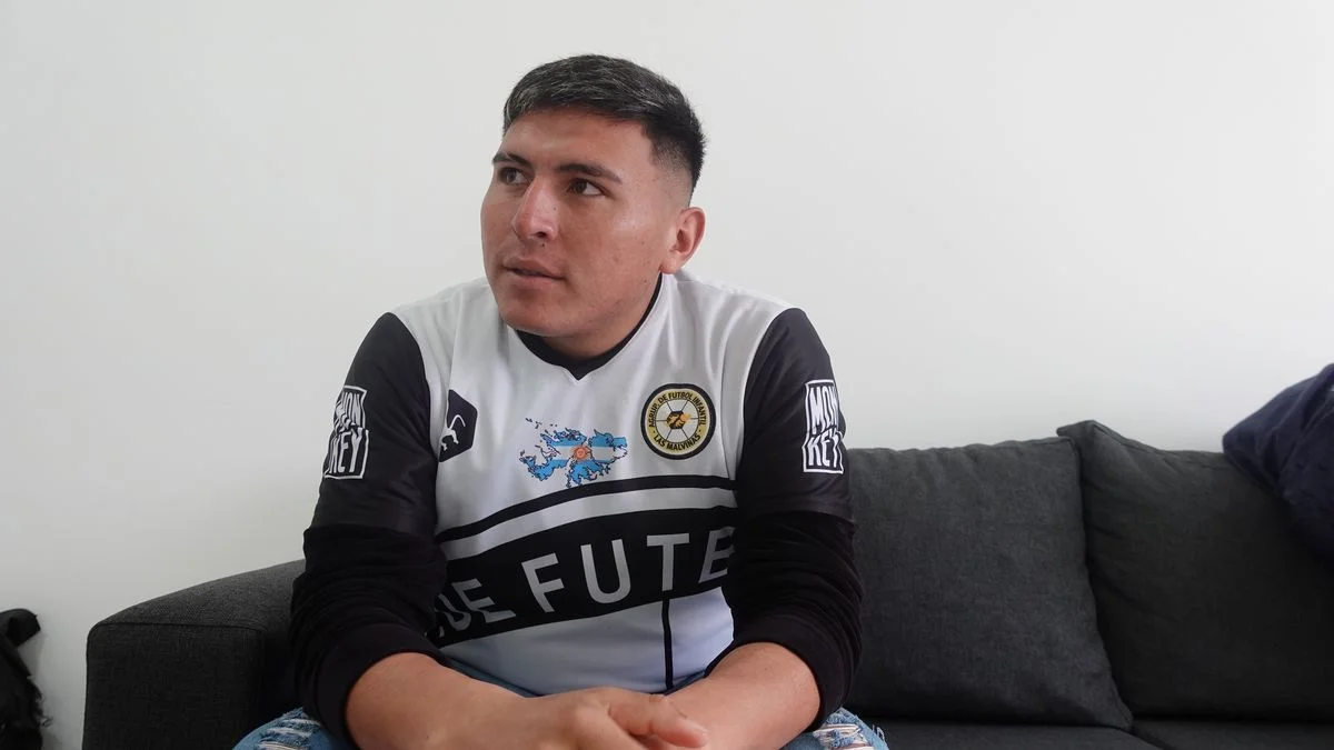 De defensor a goleador: la reinvención de Alexis Torres en Las Malvinas