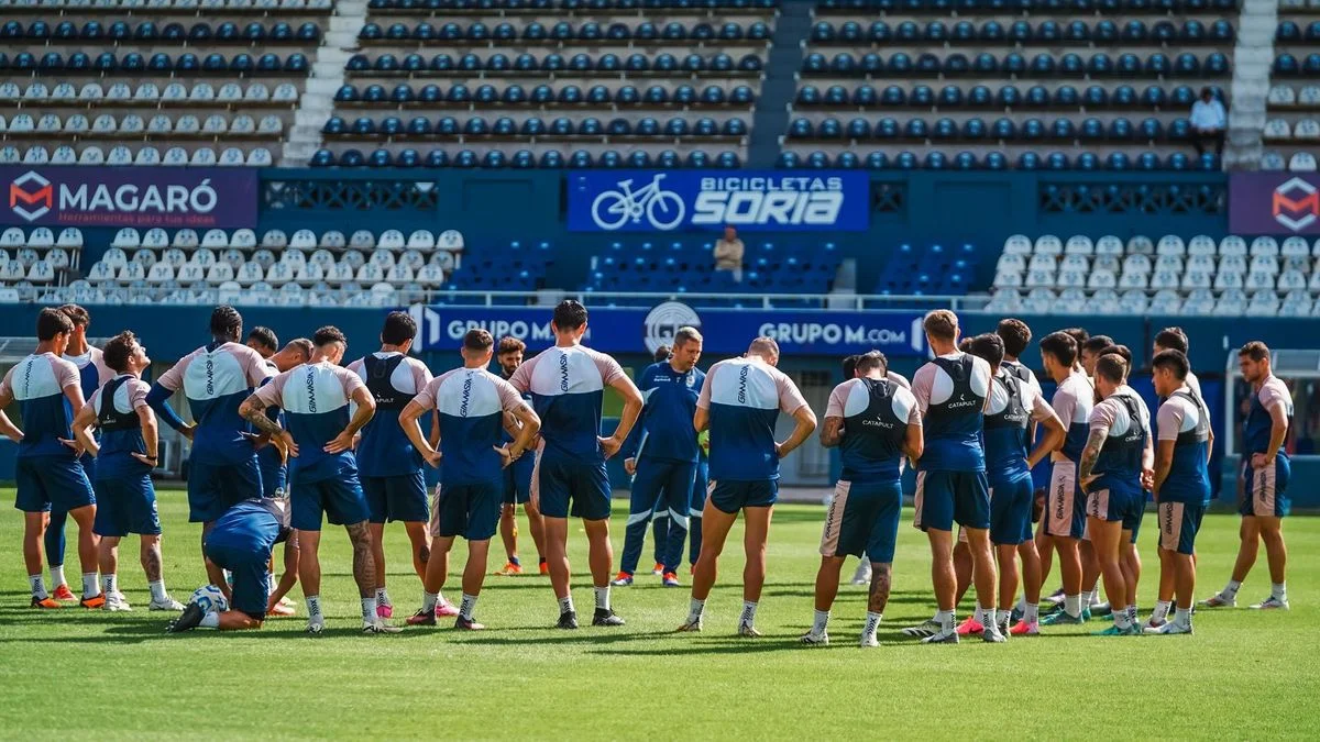 Gimnasia entrenó en Estancia Chica y Flores piensa en el reemplazo de Hurtado