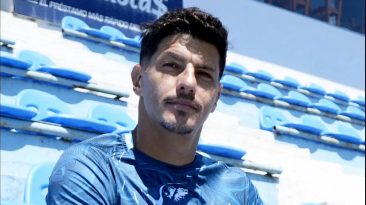 Villa San Carlos presentó camiseta nueva, y debuta mañana de local