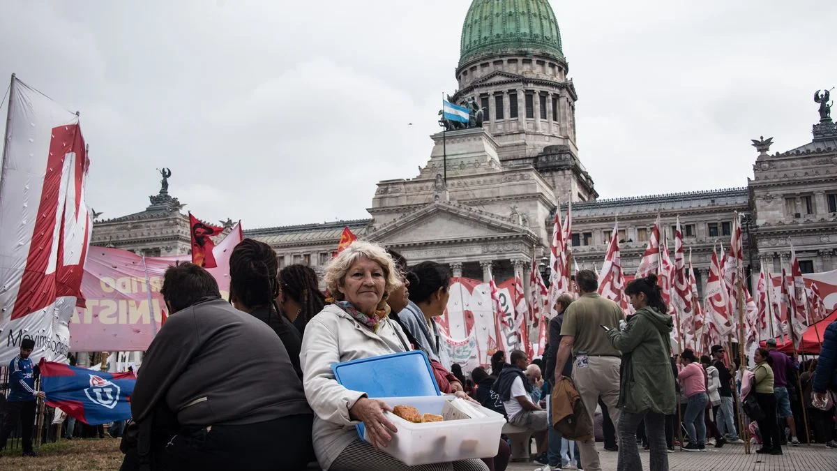 Marcha por los jubilados: la CGT se moviliza al Congreso en la previa del paro general