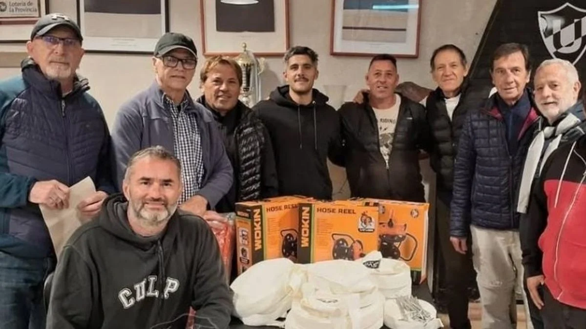 Grupo de jugadores de Universitario refuerza su apoyo solidario
