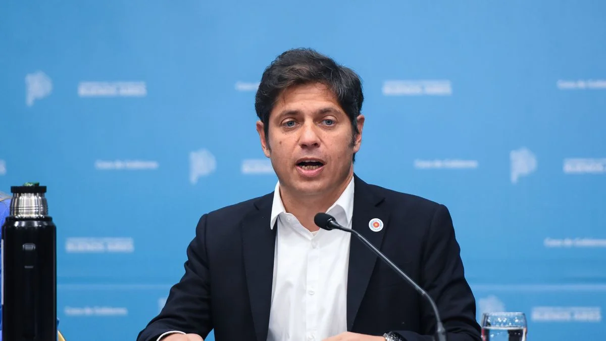 Kicillof no para: también cruzó a Milei por la planta de GNL