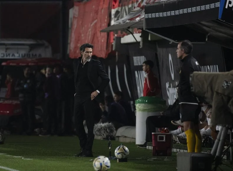 Eduardo Dom&iacute;nguez, furioso por la decisi&oacute;n de la CONMEBOL respecto al futbolista de Flamengo
