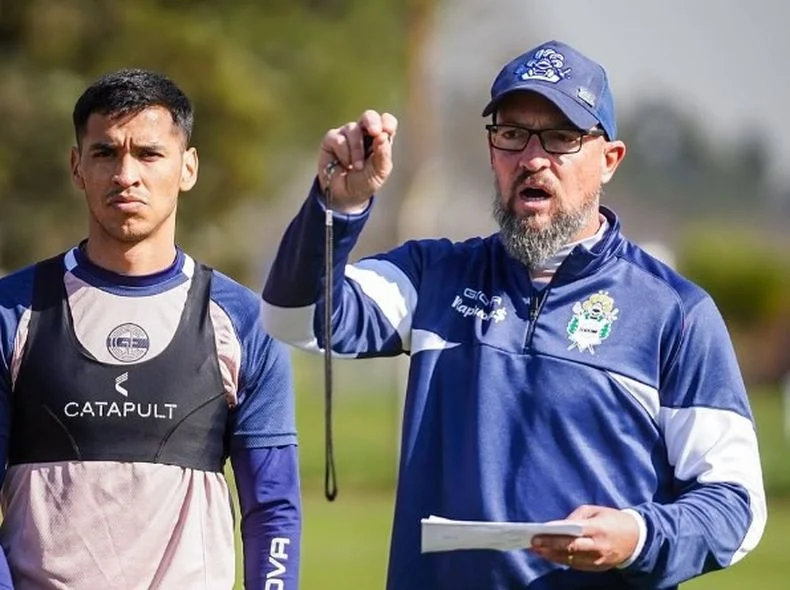 Alejandro Orfila atento, Gimnasia podría recuperar varios soldados para el lunes