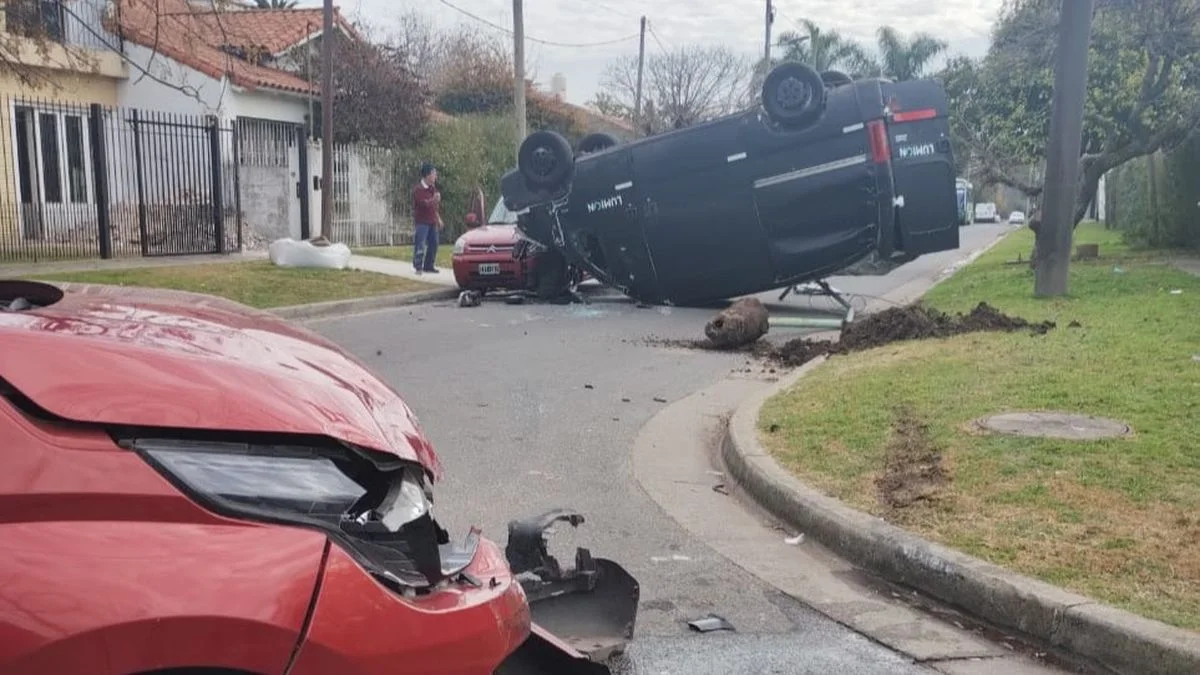 Dramático accidente y vuelco en Gonnet