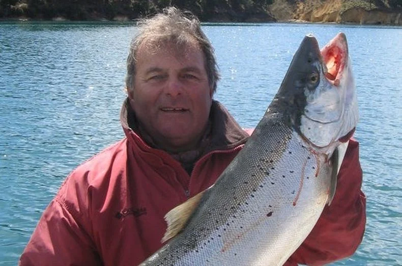 ¿Quién era el hombre que murió por salmonella en La Plata?