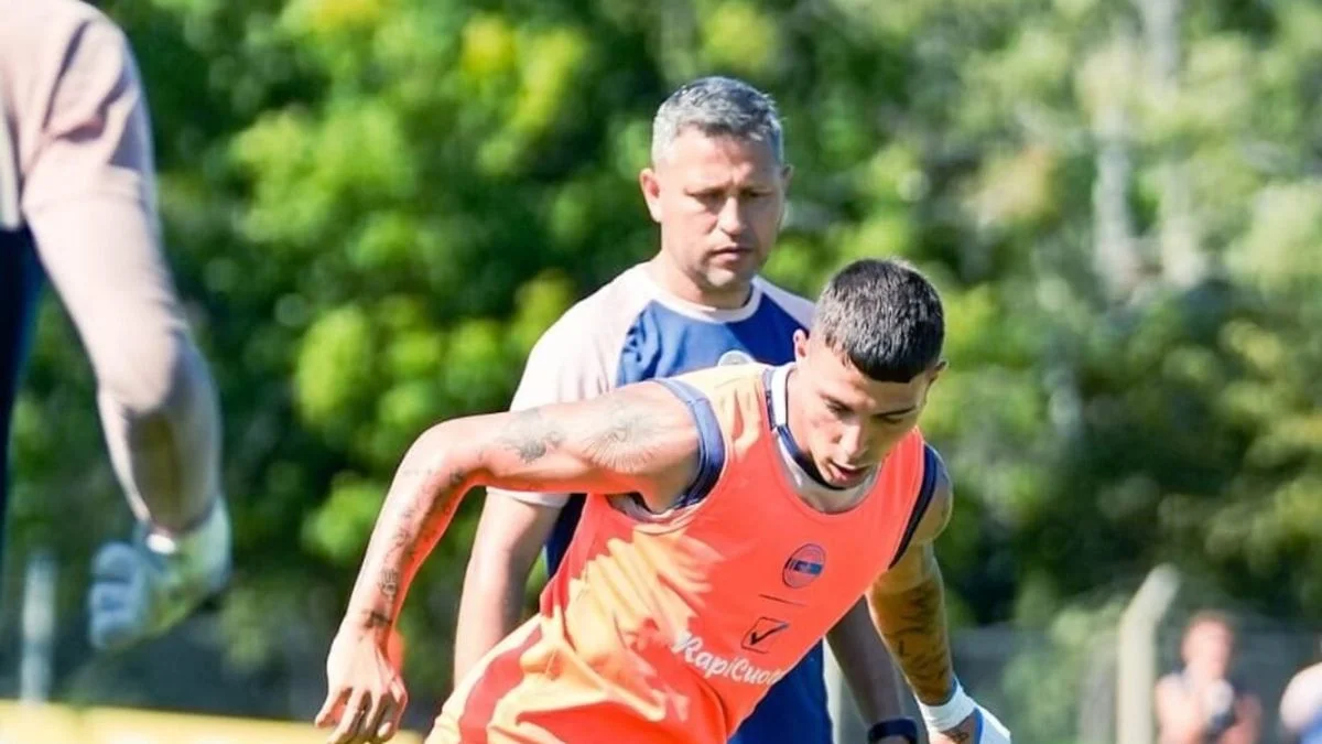 Un cuestionado Diego Flores piensa el equipo para la última función en el Apertura