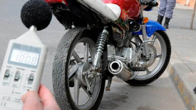 Buscan terminar con las motos ruidosas en La Plata