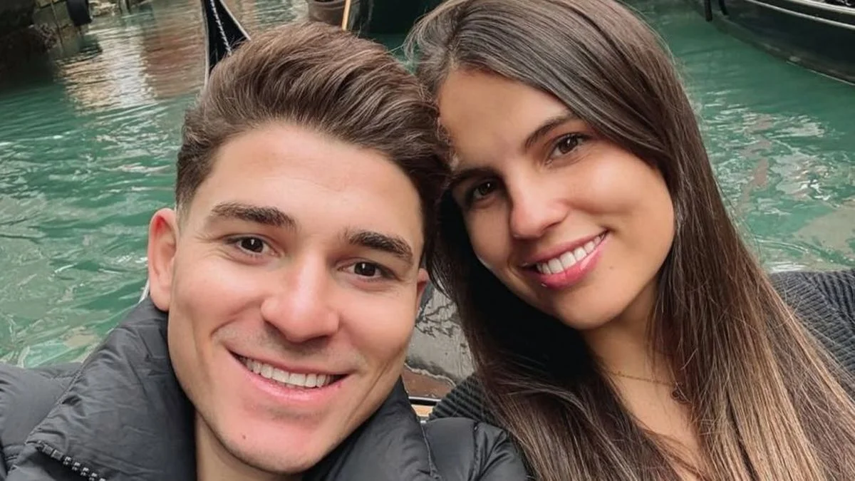 Julián Álvarez anunció la llegada de su primer hijo con una tierna foto