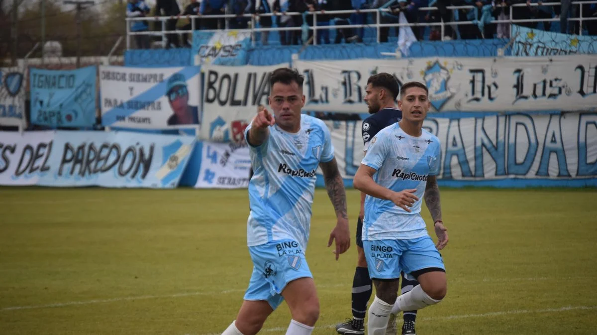 Villa San Carlos lo dio vuelta en Berisso y no se baja de la pelea