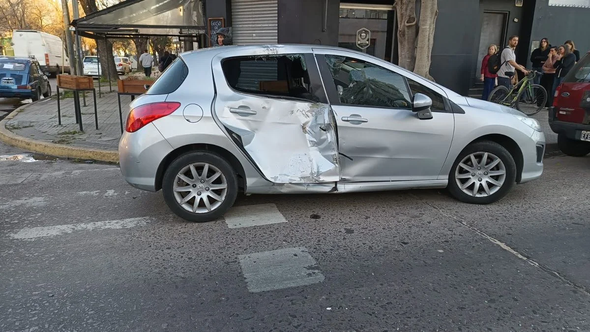 Un joven en grave estado tras chocar en La Plata