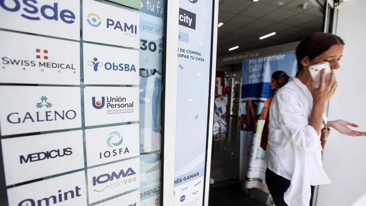 El Gobierno busca limitar el aumento de las prepagas