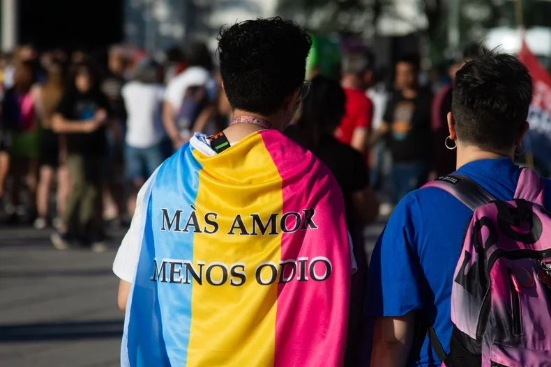 El colectivo LGBTIQ se manifestó en La Plata previo a la marcha federal