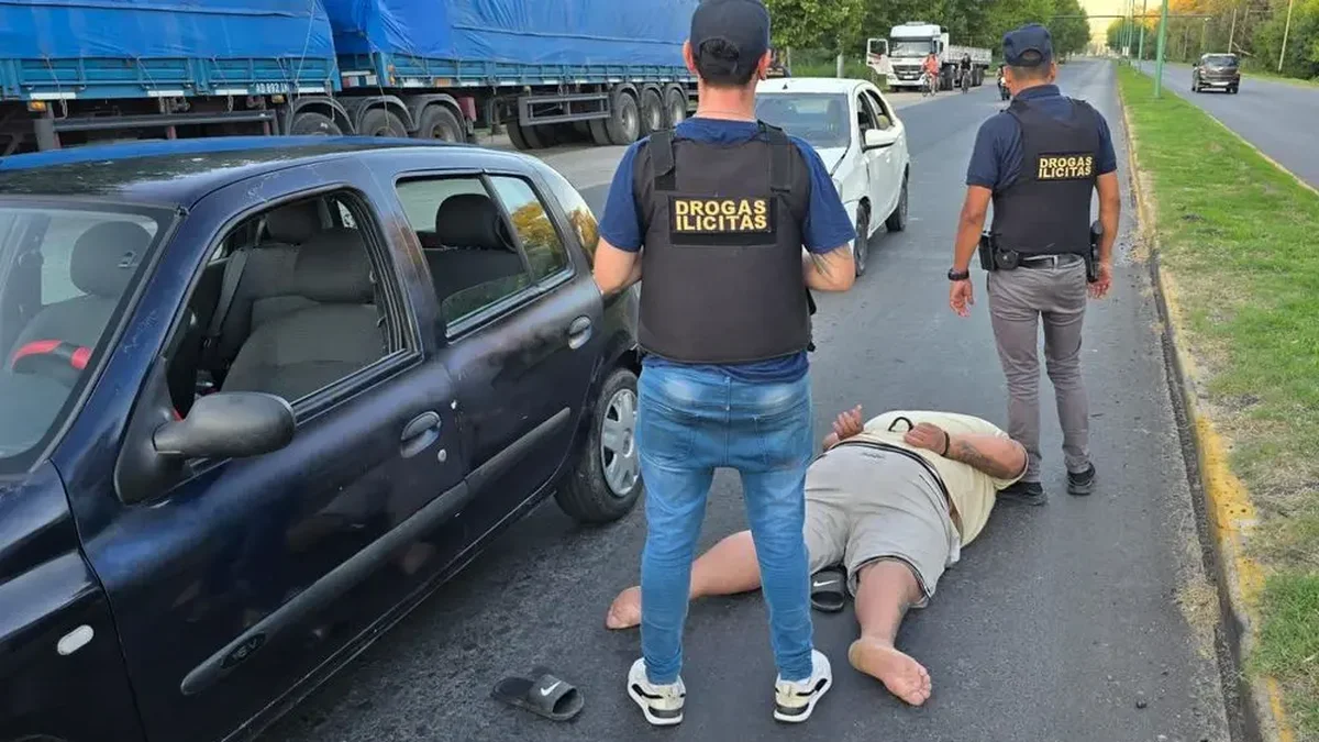 Ensenada: policías se escondieron en una ambulancia y detuvieron a un dealer