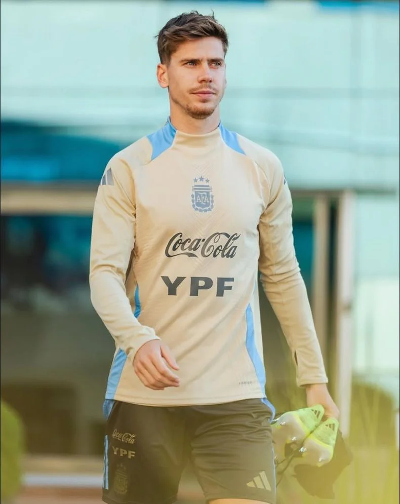 Juan Foyth volvi&oacute; a sumar minutos con la Selecci&oacute;n Argentina
