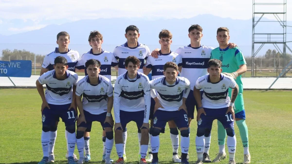 La Reserva de Gimnasia se floreó y goleó en Mendoza