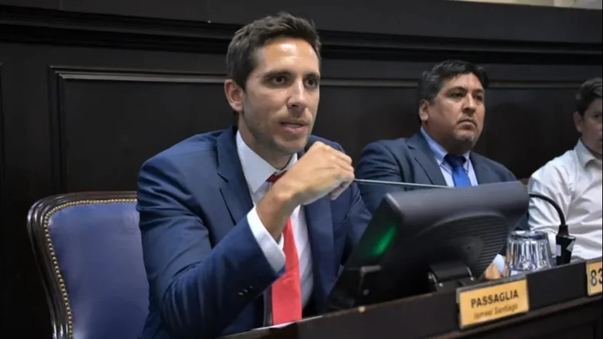 Un intendente llegó a La Plata decidido a voltear el endeudamiento de Kicillof
